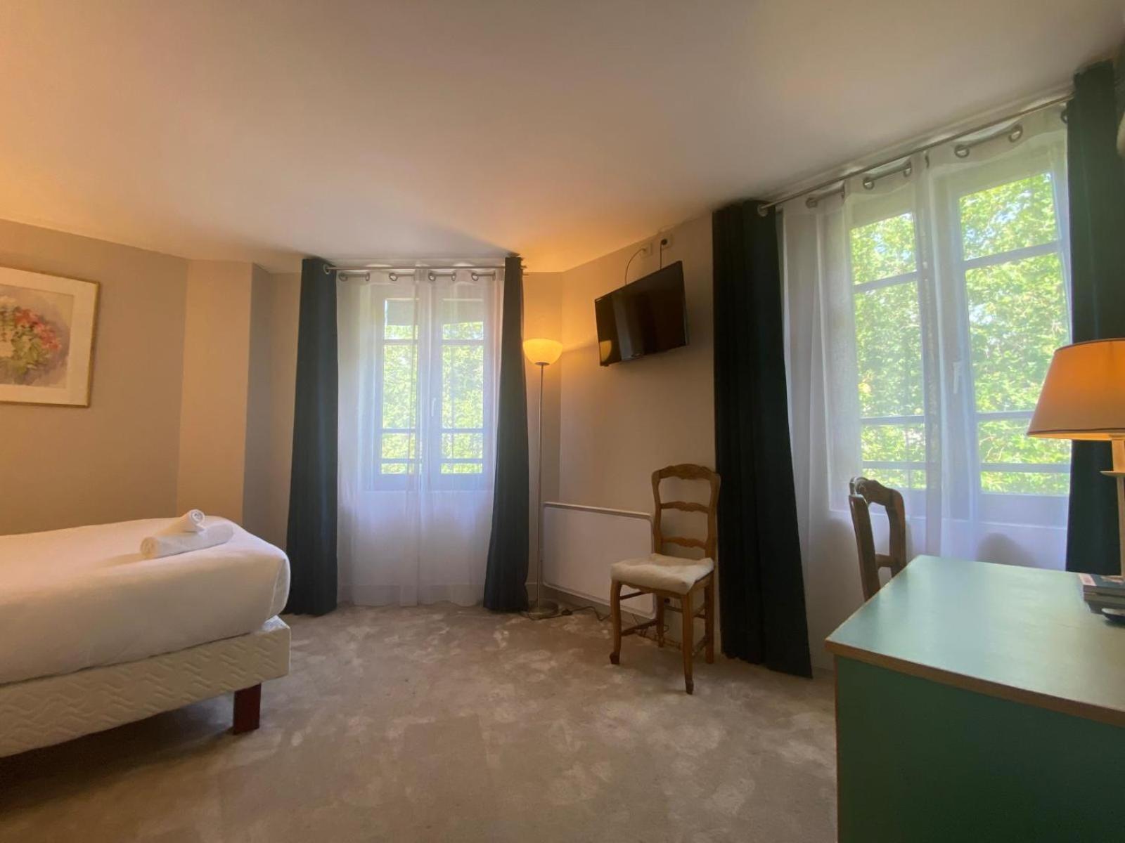 Hotel Paris Vesinet- Logis Hotel Restaurant Le Vésinet Exteriör bild